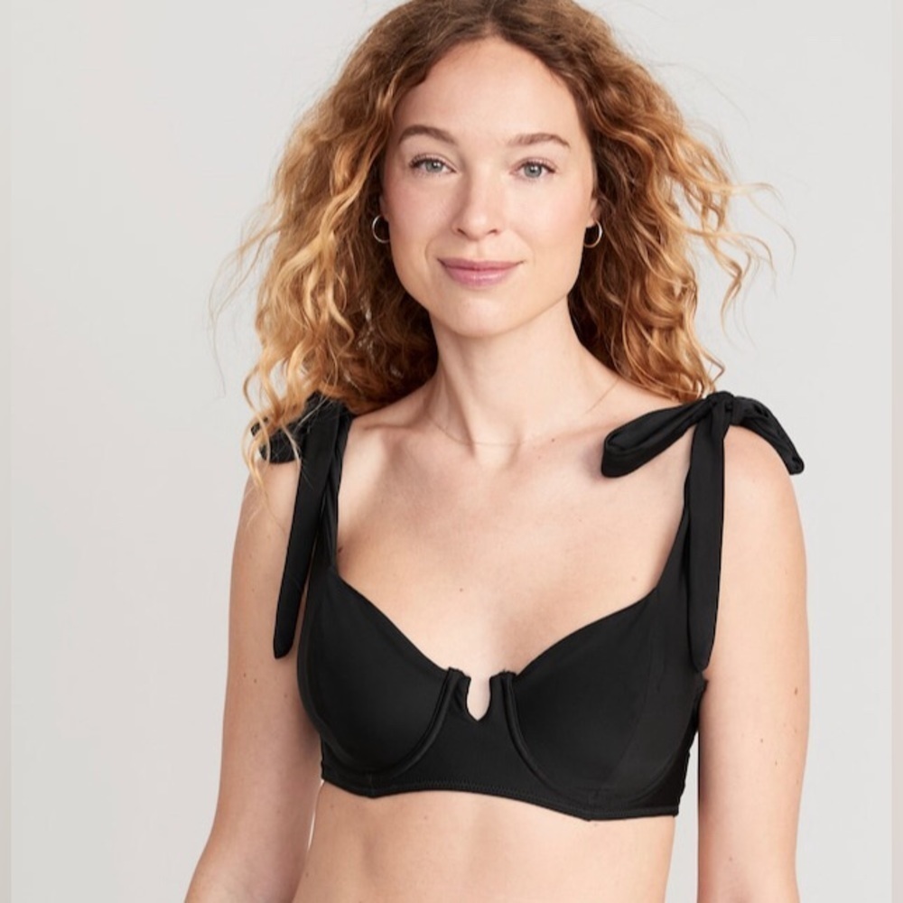 NWT! Black Tie-Shoulder Underwire Bikini Swim Top - Medium 🌻